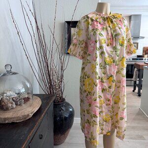 vintage Smart Time PINK & YELLOW FLORAL HOUSE DRESS w/ oversized pleated collar